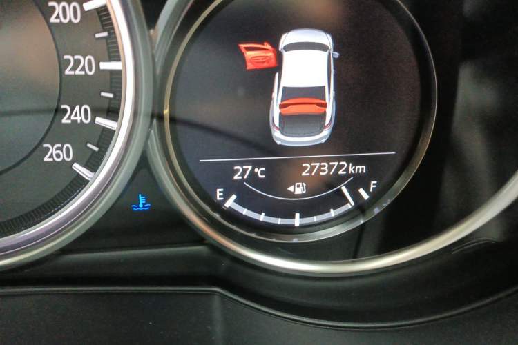 Used Mazda Atenza 2020 2.0L Blue Sky Luxury Edition Odometer Close Up