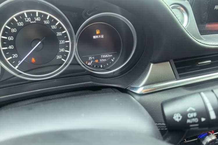 Used Mazda Atenza 2020 2.0L Blue Sky Luxury Edition Odometer Close Up