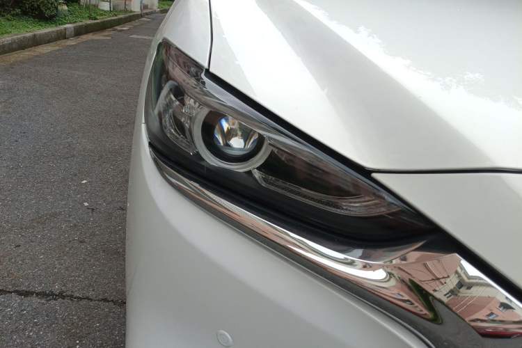 Used Mazda Atenza 2020 2.0L Blue Sky Luxury Edition Right Front Headlight