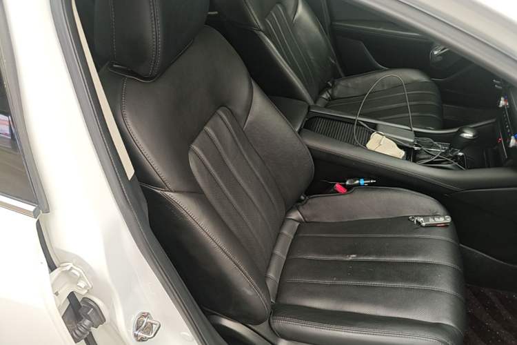 Used Mazda Atenza 2020 2.0L Blue Sky Luxury Edition Right Front Seat