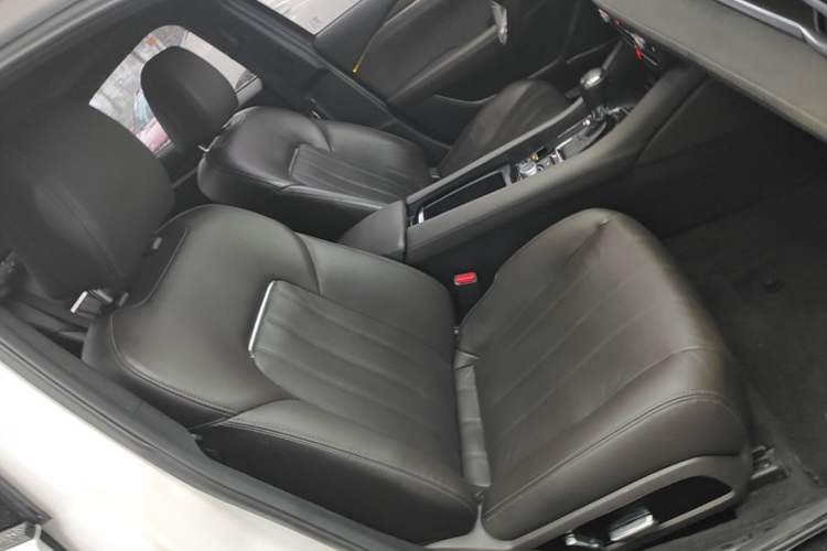 Used Mazda Atenza 2020 2.5L Sky Blue Prestige Edition Right Front Seat