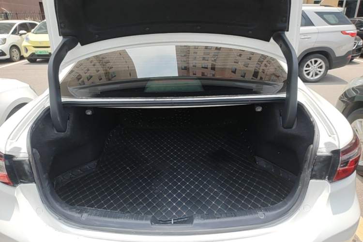 Used Mazda Atenza 2020 2.0L Blue Sky Luxury Edition Trunk