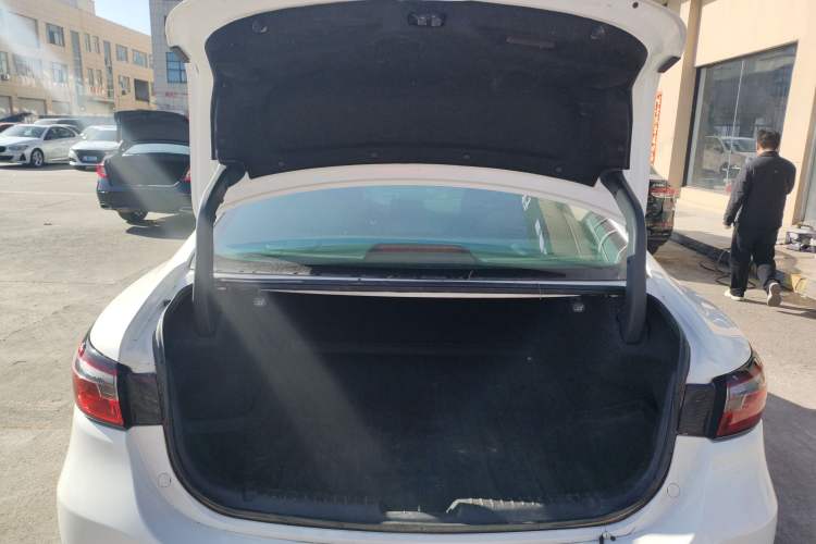 Used Mazda Atenza 2020 2.5L Sky Blue Prestige Edition Trunk