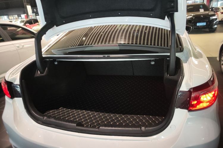 Used Mazda Atenza 2020 2.0L Blue Sky Fashion Edition Trunk