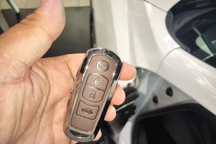 Used Mazda Atenza 2020 2.0L Blue Sky Fashion Edition Vehicle Key