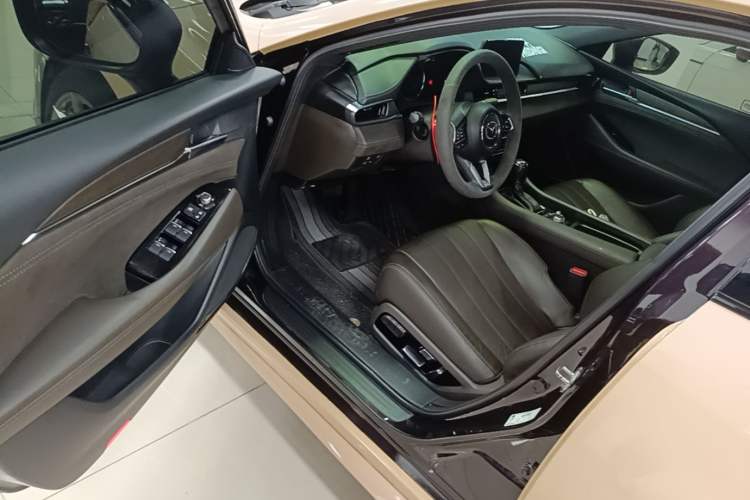 Used Mazda Atenza 2020 2.5L Sky Blue Prestige Edition Driver Seat