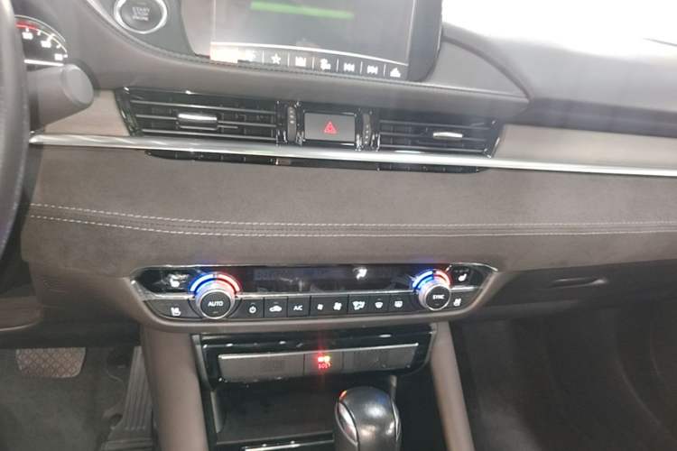 Used Mazda Atenza 2021 2.5L Blue Sky Prestige Edition Audio And AC Panel