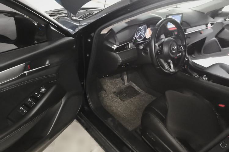 Used Mazda Atenza 2021 2.0L Blue Sky Luxury Edition Driver Seat