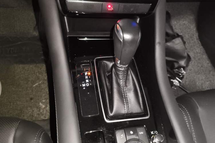 Used Mazda Atenza 2021 2.0L Blue Sky Luxury Edition Gear Lever