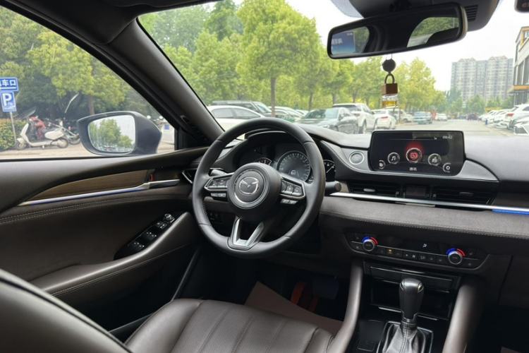 Used Mazda Atenza 2021 2.5L Blue Sky Prestige Edition Interior 3