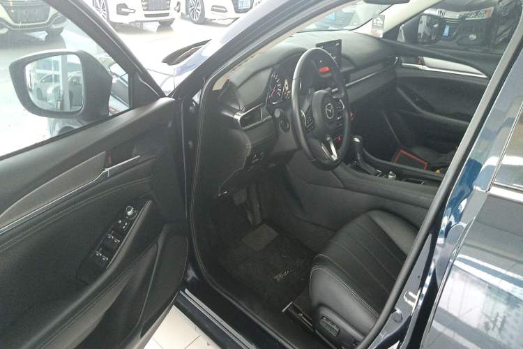 Used Mazda Atenza 2021 2.0L Blue Sky Luxury Edition Interior 3