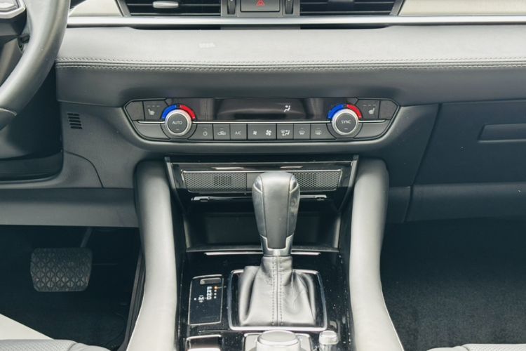 Used Mazda Atenza 2021 2.5L Sky Blue Sport Edition Interior 4
