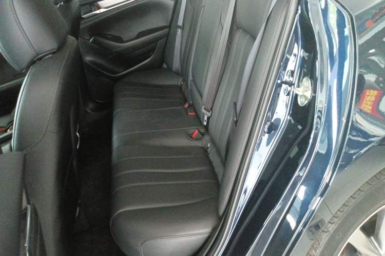 Used Mazda Atenza 2021 2.0L Blue Sky Luxury Edition Interior 4