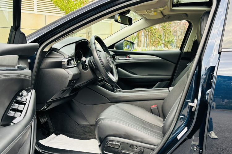 Used Mazda Atenza 2021 2.5L Sky Blue Sport Edition Interior 6