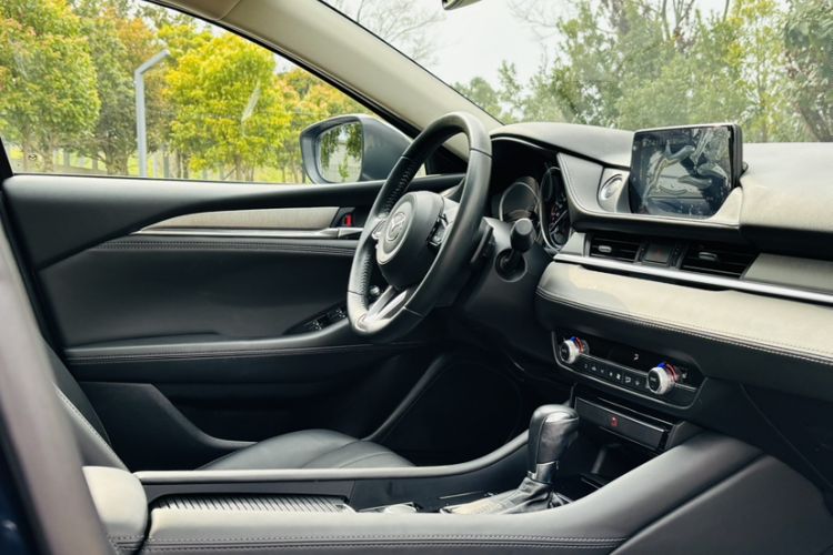Used Mazda Atenza 2021 2.5L Sky Blue Sport Edition Interior 7