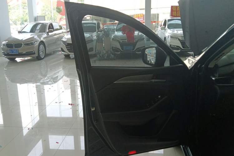 Used Mazda Atenza 2021 2.0L Blue Sky Luxury Edition Interior 7