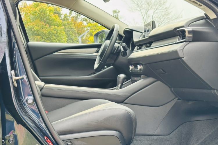 Used Mazda Atenza 2021 2.5L Sky Blue Sport Edition Interior 8