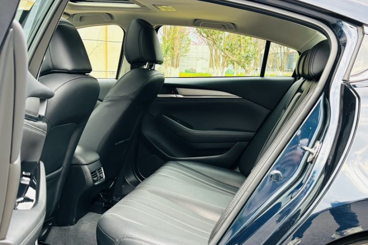 Used Mazda Atenza 2021 2.5L Sky Blue Sport Edition Interior 9