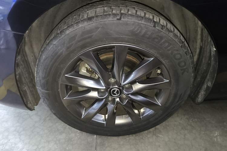 Used Mazda Atenza 2021 2.0L Blue Sky Luxury Edition Left Front Wheel Hub