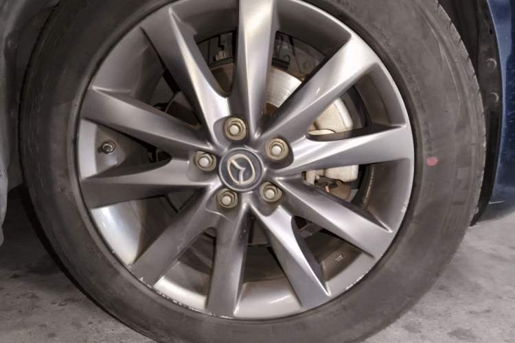 Used Mazda Atenza 2021 2.0L Blue Sky Luxury Edition Right Front Wheel Hub