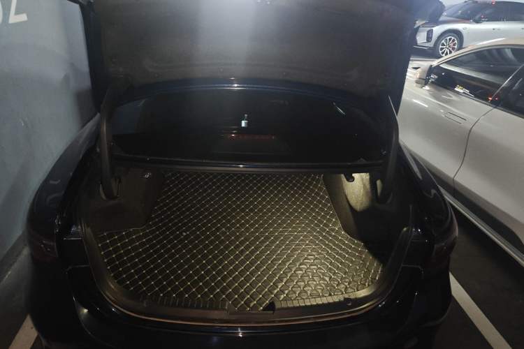 Used Mazda Atenza 2021 2.5L Blue Sky Prestige Edition Trunk
