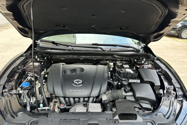Used Mazda Atenza 2021 2.0L Blue Sky Luxury Edition Interior 5