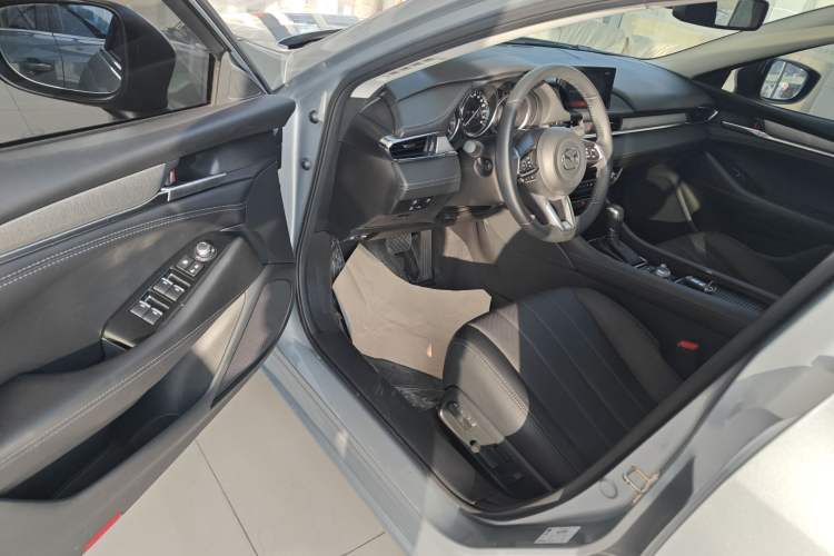 Used Mazda Atenza 2021 2.0L Blue Sky Luxury Edition Interior 3