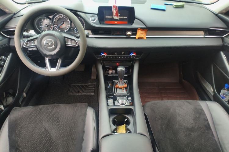 Used Mazda Atenza 2021 2.0L Blue Sky Luxury Edition Center Console