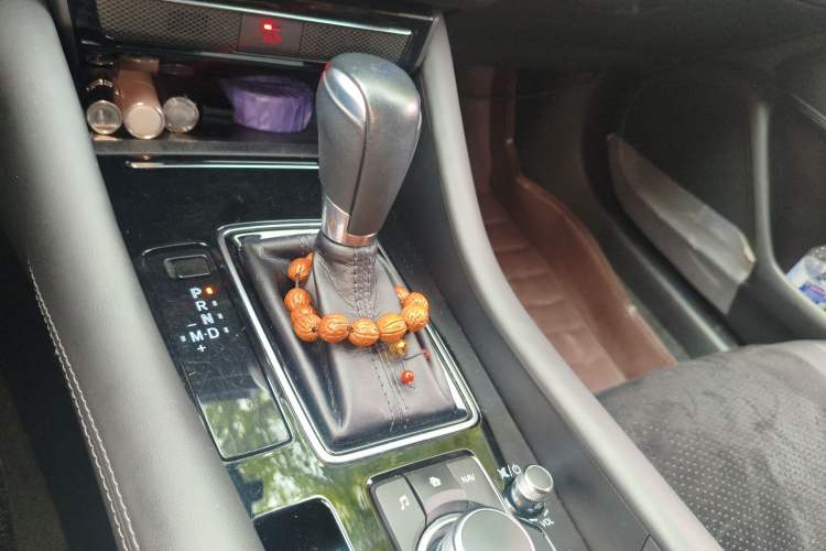 Used Mazda Atenza 2021 2.0L Blue Sky Luxury Edition Gear Lever