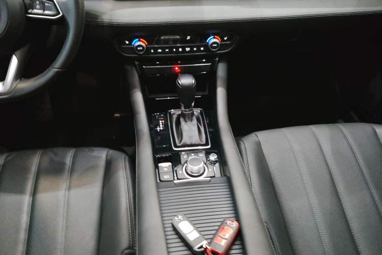 Used Mazda Atenza 2021 2.5L Sky Blue Sport Edition Gear Lever