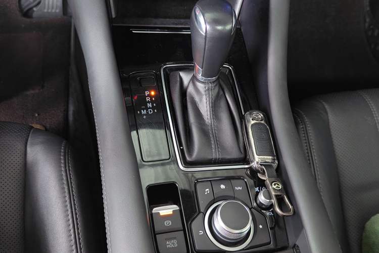 Used Mazda Atenza 2021 2.0L Blue Sky Luxury Edition Gear Lever