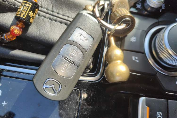 Used Mazda Atenza 2021 2.0L Blue Sky Luxury Edition Interior 1