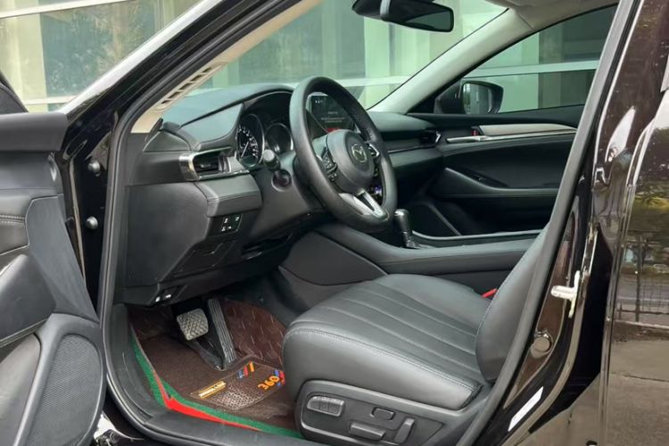 Used Mazda Atenza 2021 2.0L Blue Sky Luxury Edition Interior 2