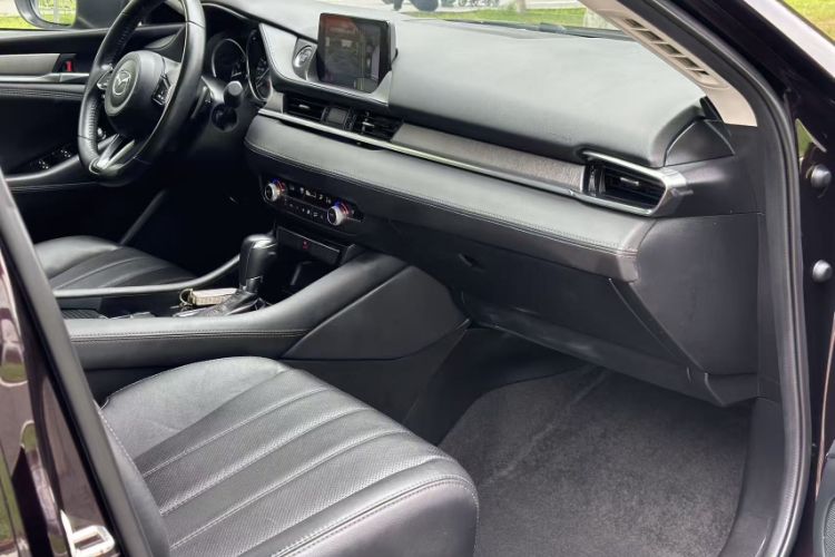 Used Mazda Atenza 2021 2.5L Sky Blue Sport Edition Interior 7