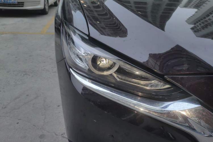 Used Mazda Atenza 2021 2.0L Blue Sky Luxury Edition Right Front Headlight