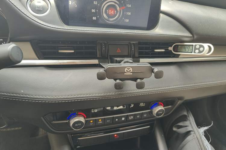 Used Mazda Atenza 2021 2.0L Blue Sky Luxury Edition Audio And AC Panel