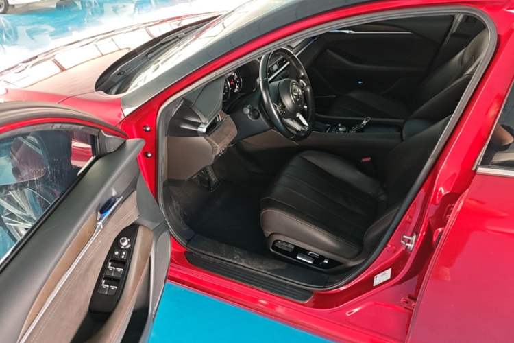 Used Mazda Atenza 2021 2.5L Blue Sky Prestige Edition Driver Seat