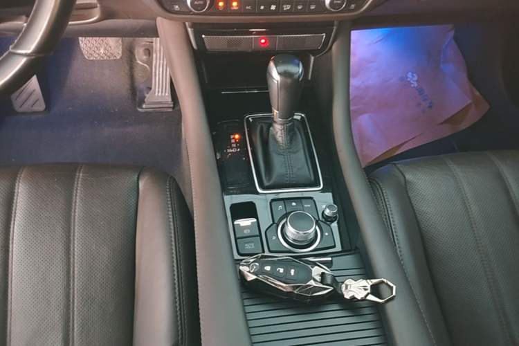 Used Mazda Atenza 2021 2.5L Blue Sky Prestige Edition Gear Lever