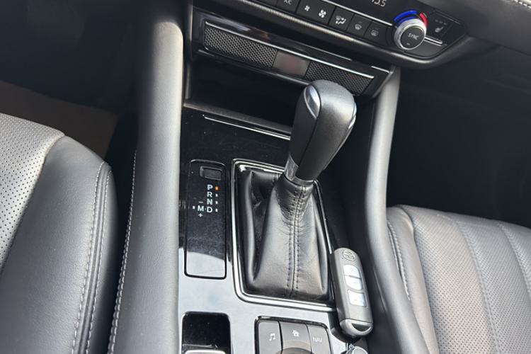 Used Mazda Atenza 2021 2.5L Sky Blue Sport Edition Interior 4