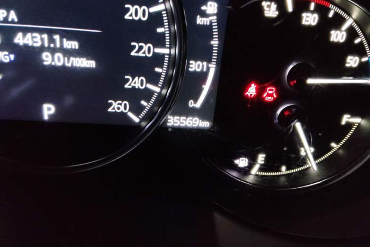 Used Mazda Atenza 2021 2.5L Blue Sky Prestige Edition Odometer Close Up