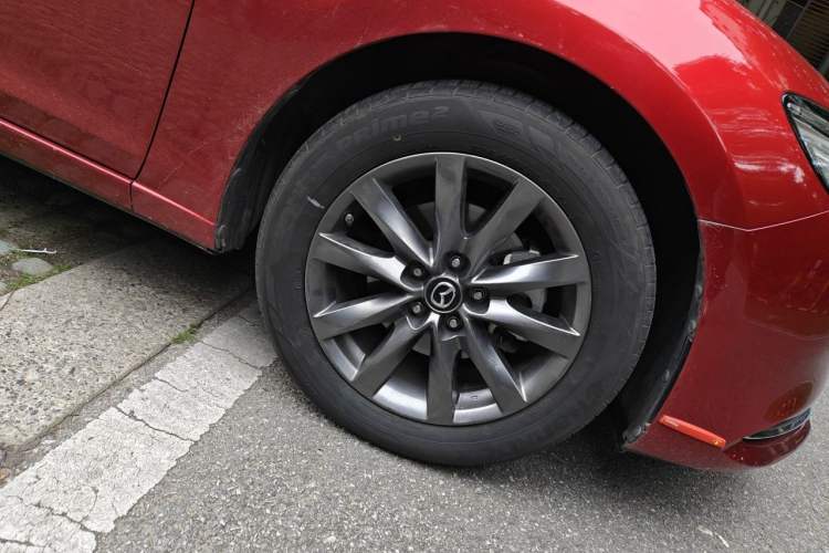 Used Mazda Atenza 2021 2.0L Blue Sky Luxury Edition Right Front Wheel Hub