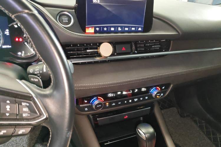 Used Mazda Atenza 2021 2.5L Blue Sky Prestige Edition Audio And AC Panel