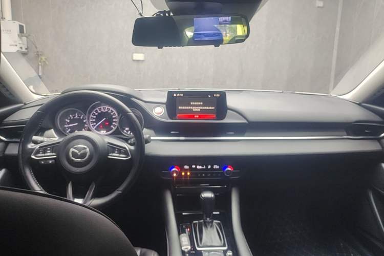 Used Mazda Atenza 2021 2.0L Blue Sky Luxury Edition Center Console