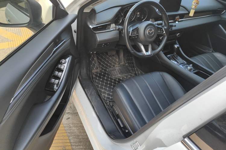 Used Mazda Atenza 2021 2.0L Blue Sky Luxury Edition Driver Seat