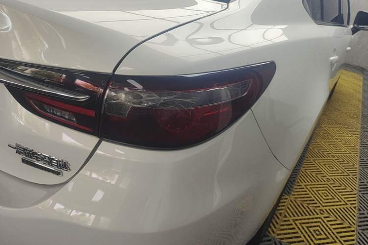 Used Mazda Atenza 2021 2.0L Blue Sky Luxury Edition Exterior 3