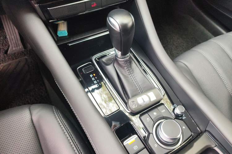 Used Mazda Atenza 2021 2.5L Sky Blue Sport Edition Gear Lever