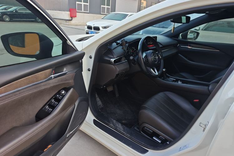Used Mazda Atenza 2021 2.5L Blue Sky Prestige Edition Interior 2