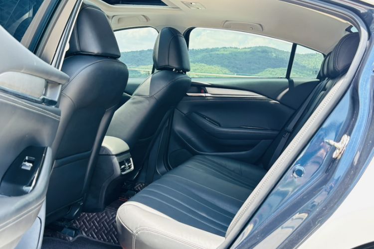 Used Mazda Atenza 2021 2.5L Sky Blue Sport Edition Interior 3