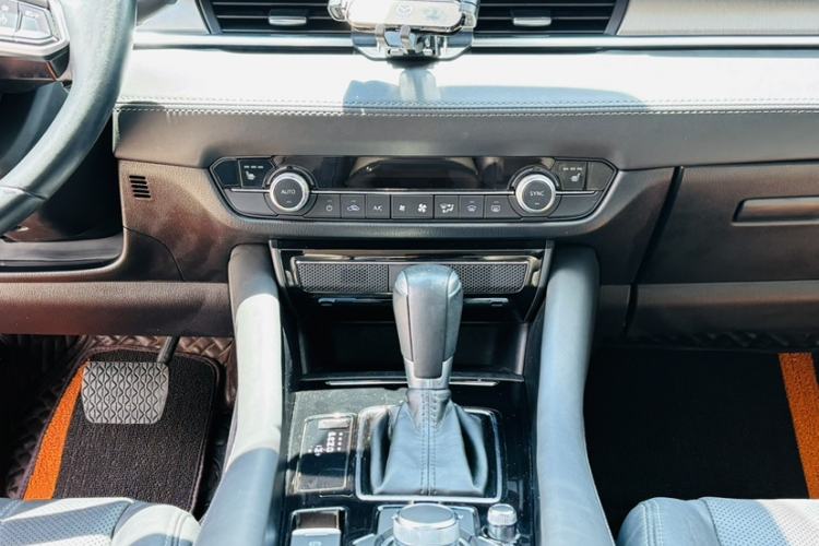 Used Mazda Atenza 2021 2.5L Sky Blue Sport Edition Interior 4