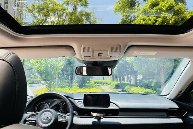Used Mazda Atenza 2021 2.5L Sky Blue Sport Edition Interior 5